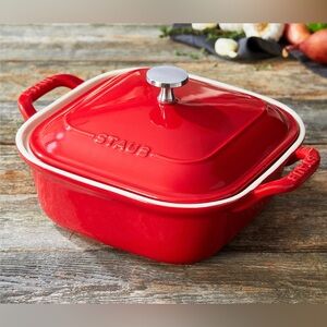 Staub Gloss Red Square Covered ceramic stoneware Casserole with Silver Knob